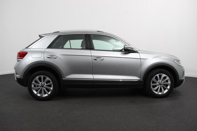 Volkswagen T-Roc 1.5 TSI 150pk DSG Style | Navigatie | Apple Carplay/Android Auto | Parkeersensoren | Camera | Adaptive Cruise Control | Blind Spot Assist | Park Assist | Stoel- en stuurverwarming | Elektrische achterklep | LED-koplampen