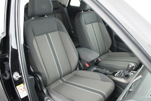 Volkswagen T-Roc 1.5 TSI 150pk DSG Style Trekhaak Camera Stoelverwarming Led Navigatie