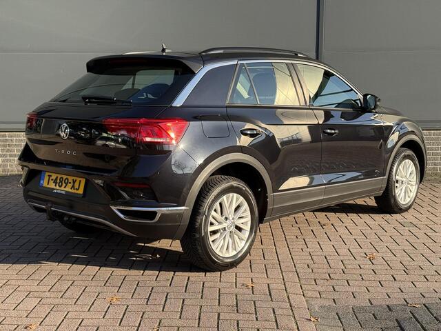 Volkswagen T-Roc 1.5 TSI Sport Business R / Trekhaak / 1500KG Trekgewicht / Adaptive Cruise / Stoel+Stuur Verwarming / Elektrische Achterklep / Apple Carplay&Android Auto /