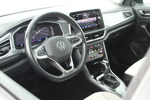 Volkswagen T-Roc 1.5 TSI Style Trekhaak Camera Stoelverwarming Led Virtual Cockpit Navigatie