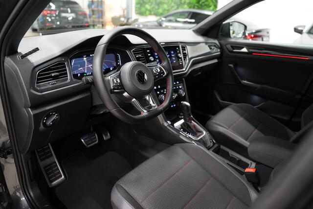 Volkswagen T-Roc 1.5 TSI R-Line * Virtual - Trekhaak - Keyless - Camera - ACC - App - Blind Spot *