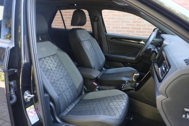 Volkswagen T-Roc 1.5 TSi 150pk DSG R-Line Black Edition | Black Style | App Connect | Panoramadak | Camera | Keyless | Elektrische Achterklep | Matrix LED | Winter Pakket