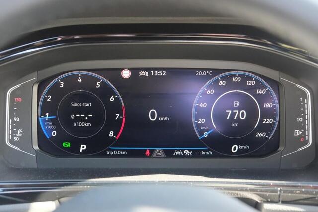 Volkswagen T-Roc 1.5 TSi 150pk DSG R-Line Black Edition | Black Style | App Connect | Panoramadak | Camera | Keyless | Elektrische Achterklep | Matrix LED | Winter Pakket