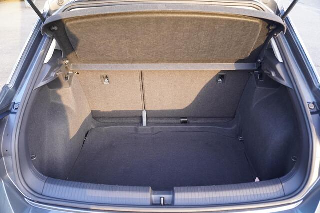 Volkswagen T-Roc 1.0 TSI Apple Carplay PDC v+a Stoelverwarming NAP