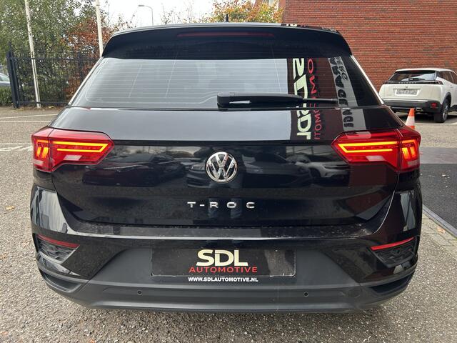 Volkswagen T-Roc 1.0 TSI Style // LED // APPLE CARPLAY / ANDROID AUTO // CLIMA // PDC V+A // STOELVERWARMING