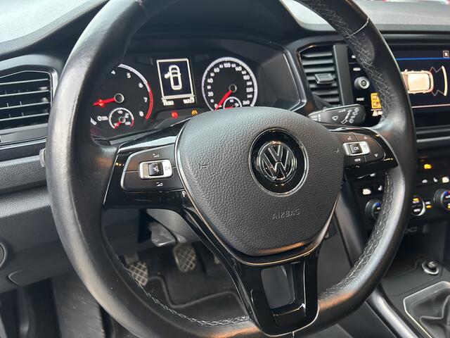 Volkswagen T-Roc 1.0 TSI Style // LED // APPLE CARPLAY / ANDROID AUTO // CLIMA // PDC V+A // STOELVERWARMING