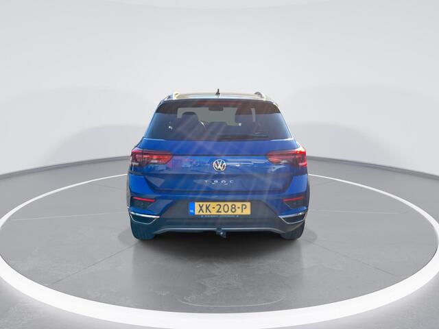 Volkswagen T-Roc 1.5 TSI 150pk DSG Sport · Camera · Elektrische Achterklep · Afneembare Trekhaak · Apple/Android Car Play · Navigatie · Active Info Display · Getint Glas ·