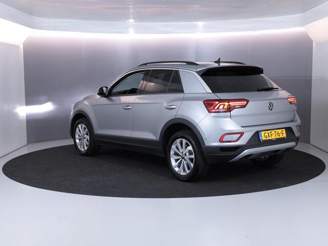 Volkswagen T-Roc 1.5 TSI Life Edition 150 pk Automaat (DSG) | Verlengde garantie | Navigatie via App | Parkeersensoren (Park assist) | Achteruitrijcamera | Adaptieve cruise control |