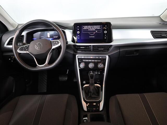 Volkswagen T-Roc 1.5 TSI Life Edition 150 pk Automaat (DSG) | Verlengde garantie | Navigatie via App | Parkeersensoren (Park assist) | Achteruitrijcamera | Adaptieve cruise control |