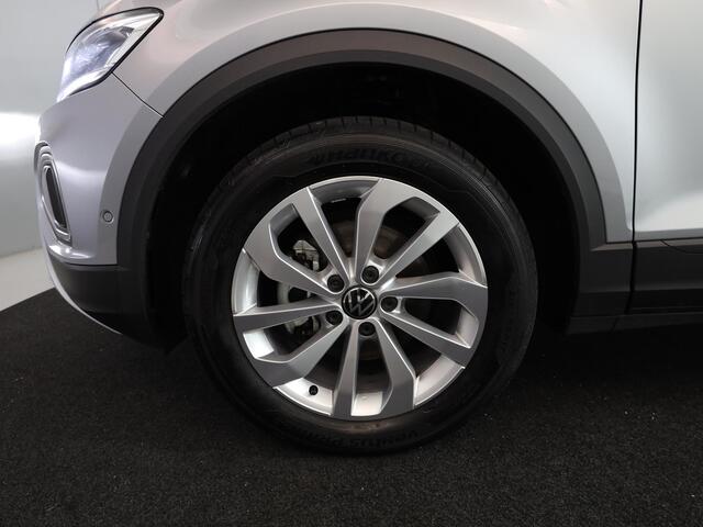 Volkswagen T-Roc 1.5 TSI Life Edition 150 pk Automaat (DSG) | Verlengde garantie | Navigatie via App | Parkeersensoren (Park assist) | Achteruitrijcamera | Adaptieve cruise control |