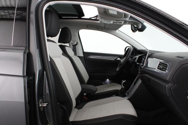 Volkswagen T-Roc 1.0 TSI Style Pano.schuif/Camera/Zwart dak/Stoelverwarming...