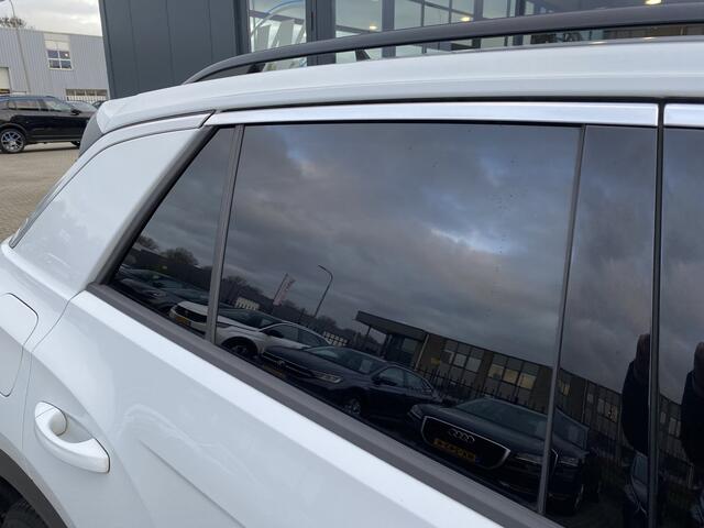 Volkswagen T-Roc 1.5 TSI Life Business Trekhaak & Virtual Cockpit, App Connect