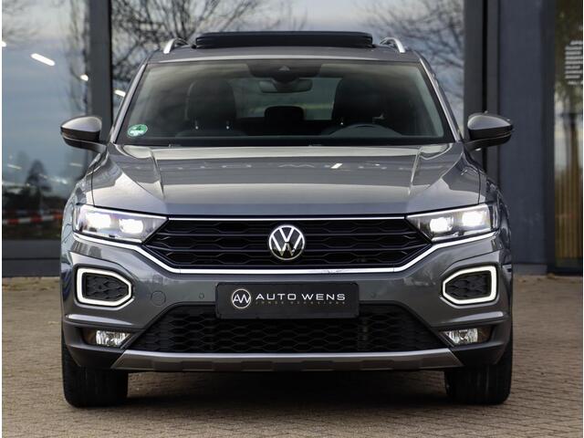 Volkswagen T-Roc 1.5 TSI Sport 150pk Panoramadak Trekhaak