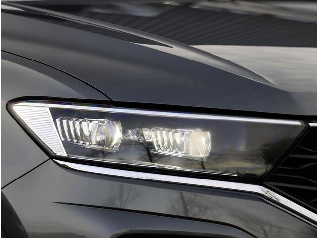 Volkswagen T-Roc 1.5 TSI Sport 150pk Panoramadak Trekhaak