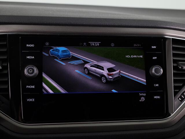 Volkswagen T-Roc 1.0 TSI Style 110 pk | Autom. airco | Adaptieve cruise control | Parkeersensoren |