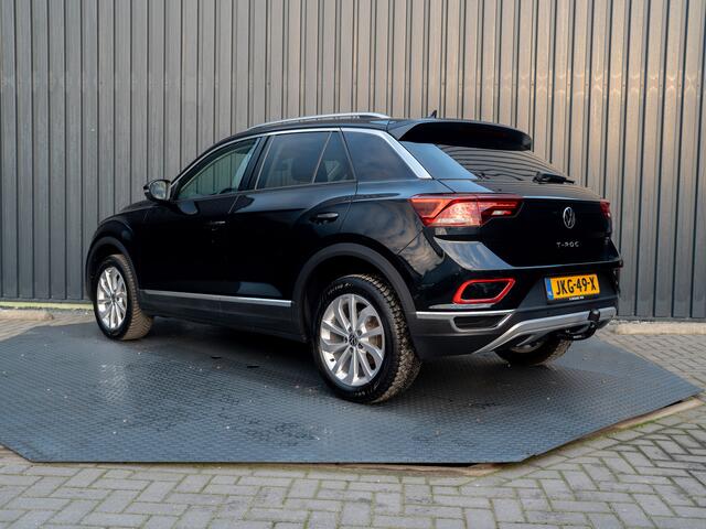 Volkswagen T-Roc 1.5 TSI 150Pk DSG Style | Trekhaak afnb. | IQ Light | Allseason banden | Prijs Rijklaar!!