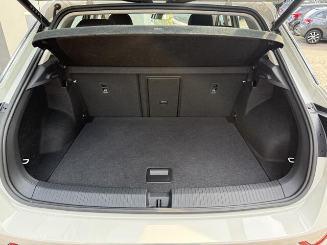 Volkswagen T-Roc 1.5 TSI 1e eigen 150pk Ascot grijs (krijt kleur)