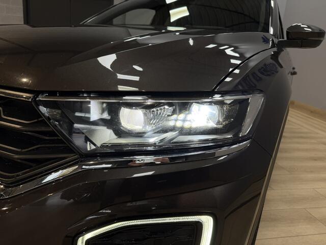 Volkswagen T-Roc 2.0 TSI 4Motion Sport Airco ECC | Virtual | Stoel\Stuur Verwarming | Trekhaak | Camera | Apple Carplay | Sfeer | Isofix