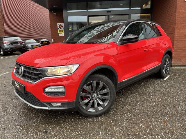 Volkswagen T-Roc 1.0 TSI Sport // ADAPT. CRUISE // DODEHOEK // NAVI // APPLE-ANDROID AUTO // PDC V+A //