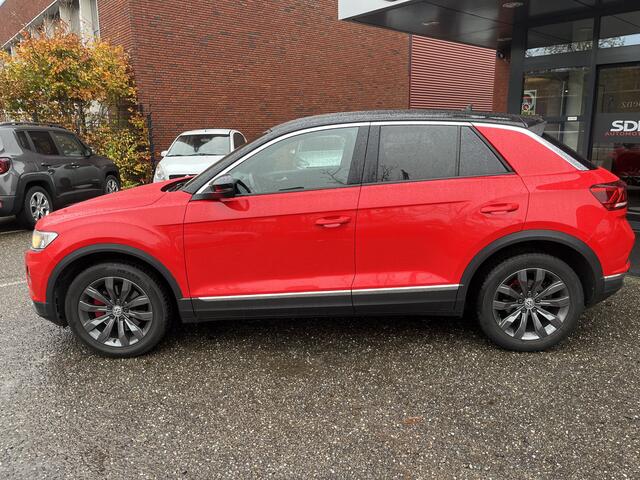 Volkswagen T-Roc 1.0 TSI Sport // ADAPT. CRUISE // DODEHOEK // NAVI // APPLE-ANDROID AUTO // PDC V+A //