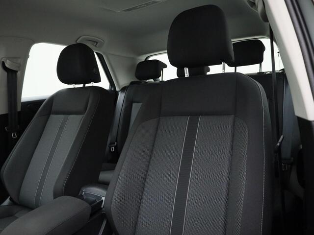 Volkswagen T-Roc 1.0TSI/110PK Life · Navigatie · Parkeersensoren · LED · Garantie tot september 2027 of 100000km.