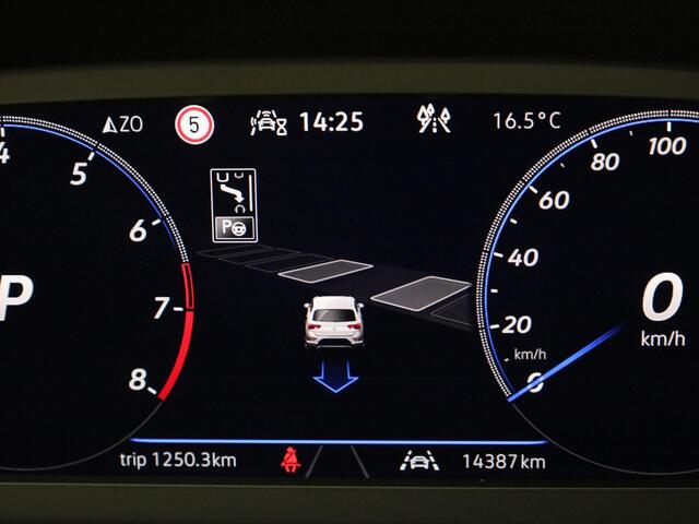 Volkswagen T-Roc 1.5eTsi/150PK R-Line Black Style DSG · Panoramadak · Apple/Android · Camera + Parkeersensoren · Garantie tot december 2026