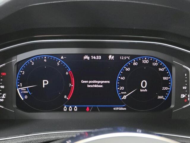 Volkswagen T-Roc 1.5 TSI Sport / AUTOMAAT/ PANO/ BLACK STYLE/ BEATS AUDIO/ CAMERA/ PARK. SENSOREN/ STOELVERWARM./ LED/ DIGITAL DASHBOARD/ ELEK. ACHTERKLEP/ NAVI/ CLIMA/ 19" LMV