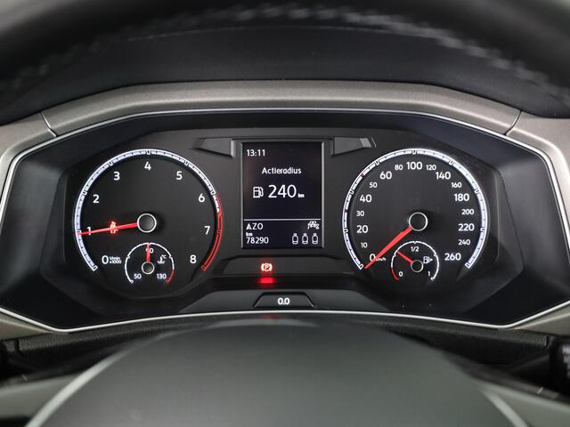 Volkswagen T-Roc 1.0 TSI Style 110 pk | Navigatie | Parkeersensoren | Adaptieve cruise control | Autom. airco | Spiegel pakket |