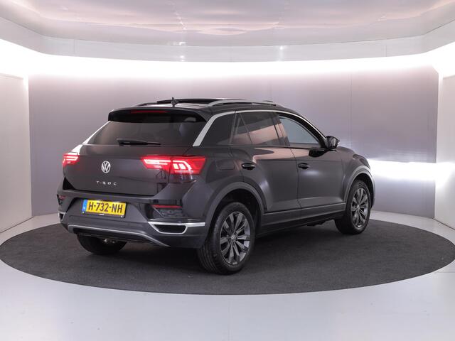 Volkswagen T-Roc 1.0 TSI Style 115 PK | Panorama dak | Automatische airco | LED koplampen |