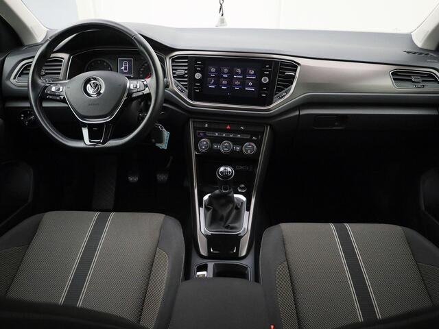 Volkswagen T-Roc 1.0TSI/115PK Style · Apple/Android Car Play · Parkeersensoren · Trekhaak