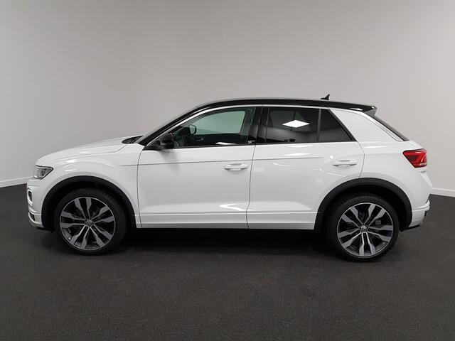 Volkswagen T-Roc 1.5 TSI 150pk DSG United R-Line | Navigatie | 19"Lichtmetalen velgen | Digitale Cockpit | Adaptive Cruise cruise control | Led