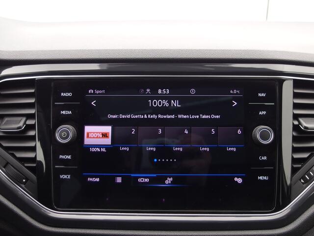 Volkswagen T-Roc 1.5 TSI Sport Business R-LINE AUTOMAAT / PANORAMADAK / SFEER / KEYLESS / STOELVERW / FULL LED / CAMERA / CARPLAY / NL-AUTO