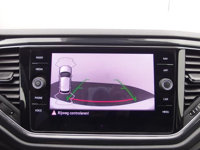 Volkswagen T-Roc 1.5 TSI Sport Business R-LINE AUTOMAAT / PANORAMADAK / SFEER / KEYLESS / STOELVERW / FULL LED / CAMERA / CARPLAY / NL-AUTO