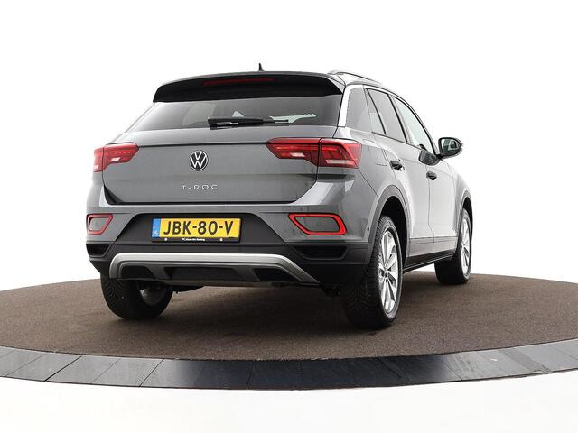 Volkswagen T-Roc 1.5 TSI 150pk DSG Life Edition · Apple/Android Car Play · Camera · Keyless · Navigatie · P-Sensoren · Park Assist · 17'' Inch · Garantie t/m Februari 2027