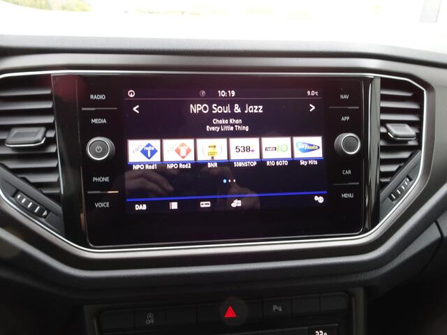 Volkswagen T-Roc 1.0 TSI Style Automatische airco, navigatie, carplay, parkeersensoren voor en achter, licht metalen velgen, enz.