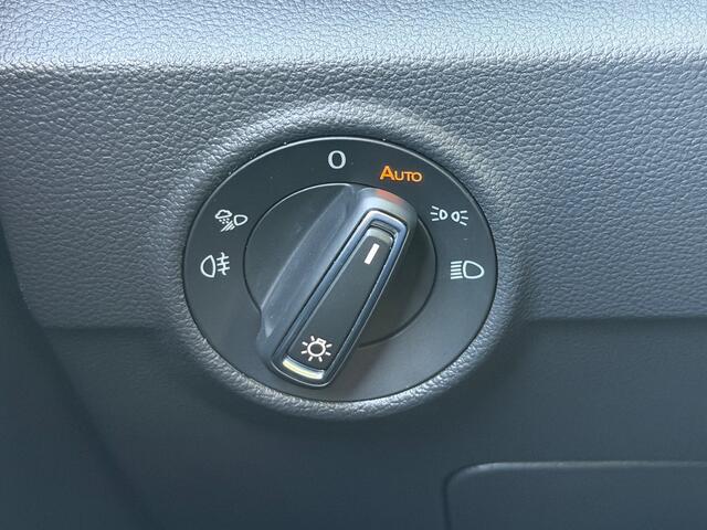 Volkswagen T-Roc 1.5 TSI R-Line | Black style | Panoramadak | 19 inch | Camera | Keyless | Dode hoek | Rijklaar incl. garantie