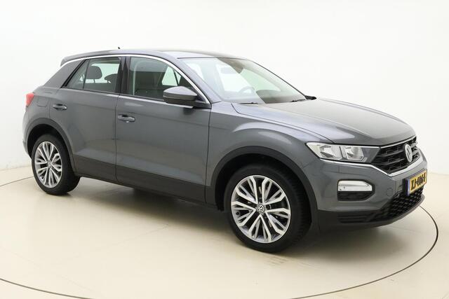 Volkswagen T-Roc 1.0 TSI 115 PK | Airco | DAB Radio | Lichtmetalen velgen | Parkeersensoren voor en achter | Cruise control | licht & Regensensor