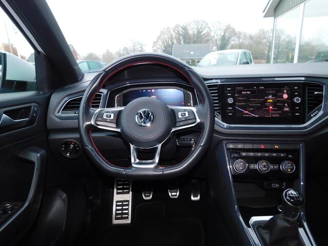 Volkswagen T-Roc 1.5TSI 150PK SPORT!! All-in Prijs! Trekhaak!