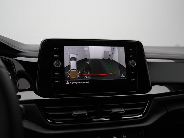 Volkswagen T-Roc 1.5 TSI 150 pk DSG R-Line Edition | Panoramadak | Trekhaak | IQ Light | Achteruitrijcamera | Navigatie | Stoelverwarming