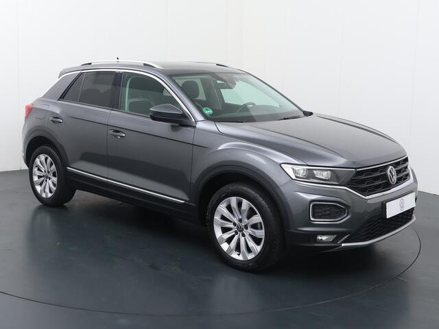 Volkswagen T-Roc 1.5 TSI Sport | 150 PK | Automaat | Trekhaak | Navigatiesysteem | Achteruitrijcamera |