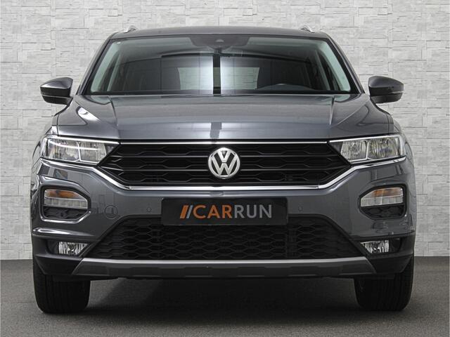 Volkswagen T-Roc 1.5 TSI 150pk DSG | ACC | Origineel NL | BOVAG Garantie | Trekhaak 1500kg | Camera | Lane Assist | Groot Navi | Carplay | Climate Control | Getint Glas | 17'' | Adaptieve Cruise Control | Parkeercamera | Caravantrekker!