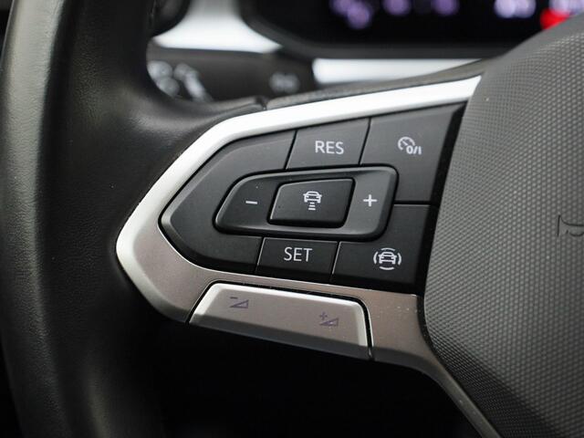 Volkswagen T-Roc 1.0TSI/110PK Life Business · Navigatie · Apple/Android · Stoelverwarming · Garantie tot april 2027 of 100000km.