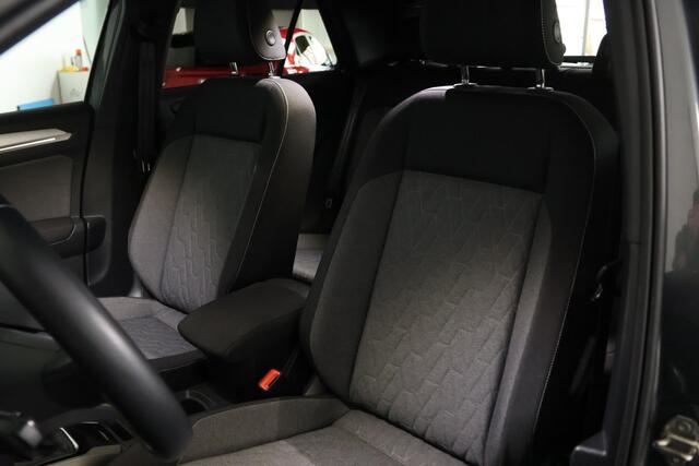 Volkswagen T-Roc 1.5 TSI Move / IQ-LED / Travelassist / CarPlay / Camera
