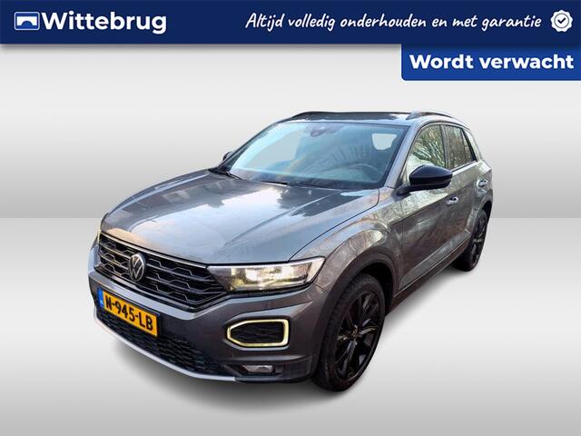 Volkswagen T-Roc 1.5 TSI 150pk Sport / Black Style / LED / Leer / Navigatie / Parkeersensoren V+A / 18" LMV