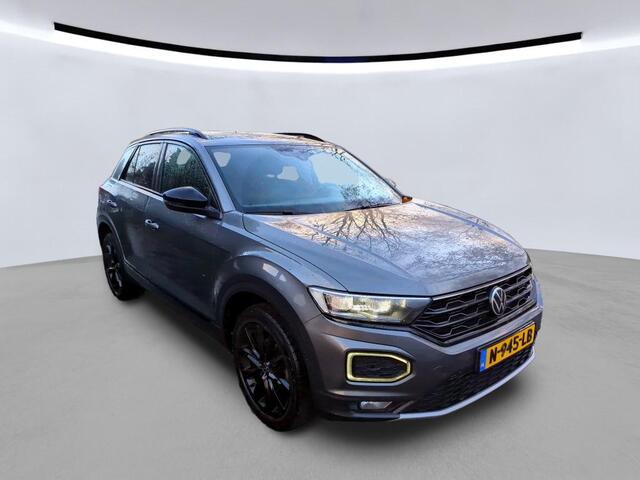Volkswagen T-Roc 1.5 TSI 150pk Sport / Black Style / LED / Leer / Navigatie / Parkeersensoren V+A / 18" LMV