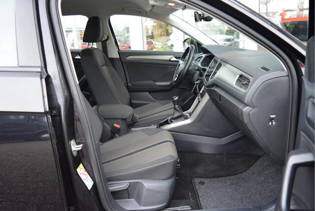 Volkswagen T-Roc 1.0 111PK TSI Style | PDC V+A | Adaptive | Orig. NL | NAP | Lane Ass.