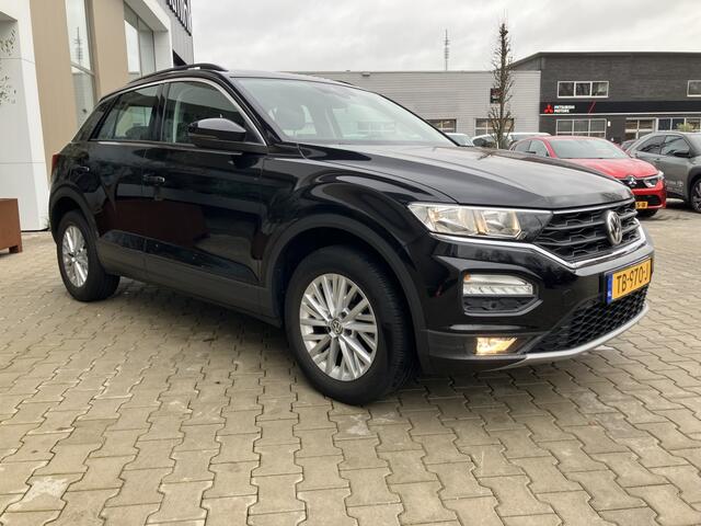 Volkswagen T-Roc 1.5 TSI (150pk) Style | Trekhaak | Camera | PDC v/a | Adap crui