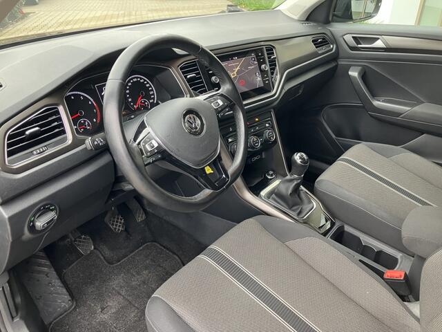 Volkswagen T-Roc 1.5 TSI (150pk) Style | Trekhaak | Camera | PDC v/a | Adap crui