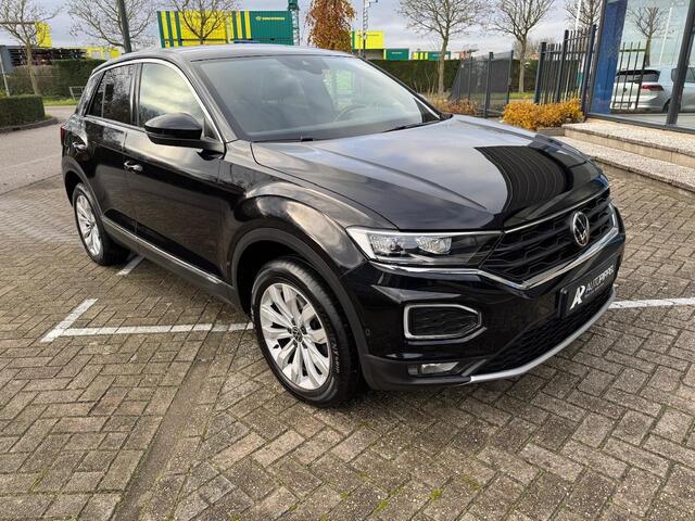 Volkswagen T-Roc 1.5 TSI Sport | LED | Camera | Navi | Cruise C. | St.kachel |