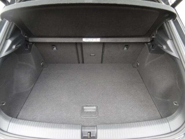 Volkswagen T-Roc 1.5 TSI Sport Business R line